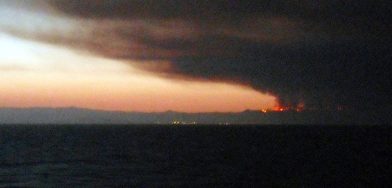 Thousands flee blaze near Costa del Sol city
